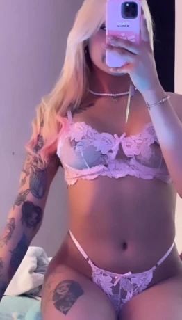 Violet Navarro — 9 / 12