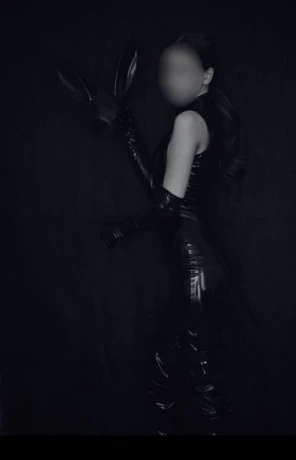 Lady Danka — 7 / 11