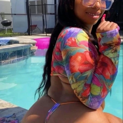 Julia, Escort, Manama