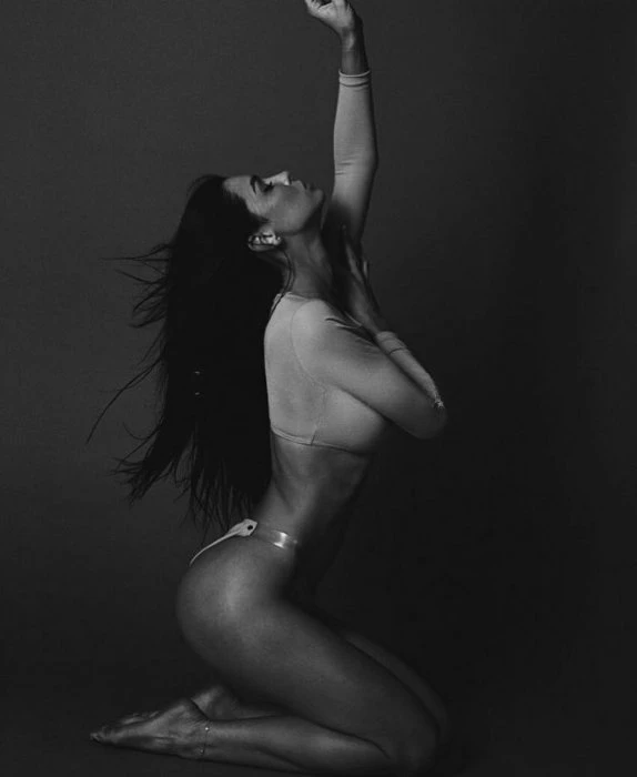 Avril, Escort, Cancún