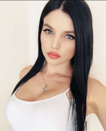 Daria M — 2 / 3