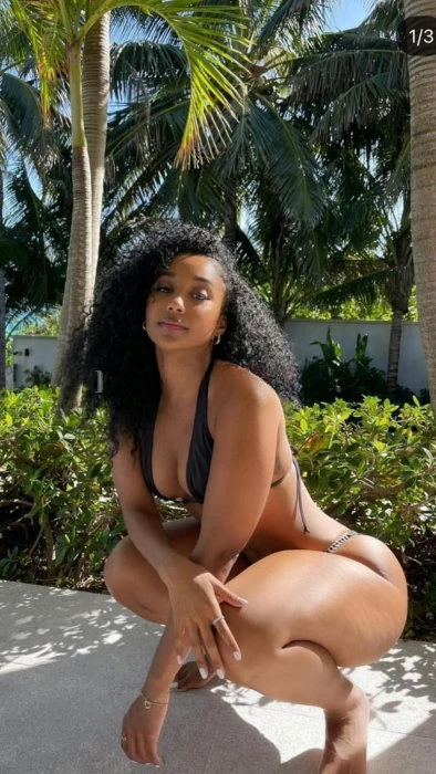 Cynthia, Escort, Muscat