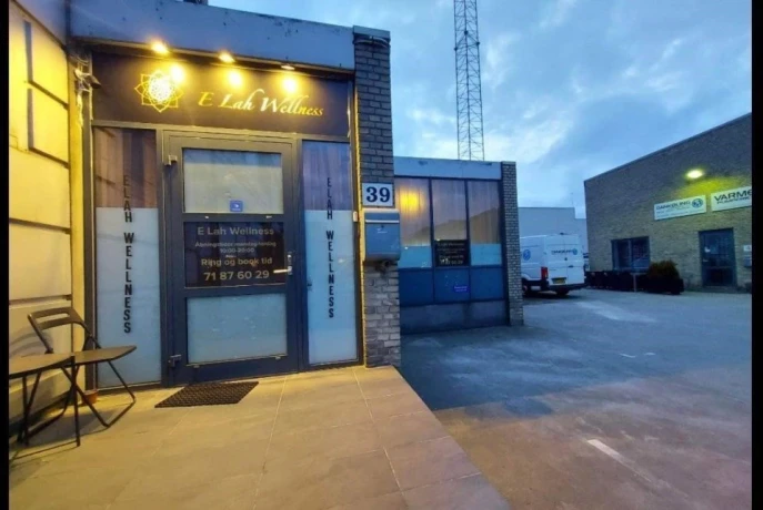 Professional Thai massage — 3 / 8