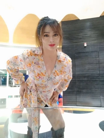 curvy asha — 3 / 4