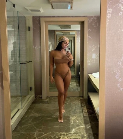 Alexandra — 10 / 11