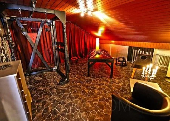 Heaven&Hell Domina Erotikhaus — 3 / 23