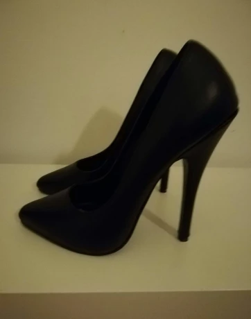 Domina Victoria — 9 / 13