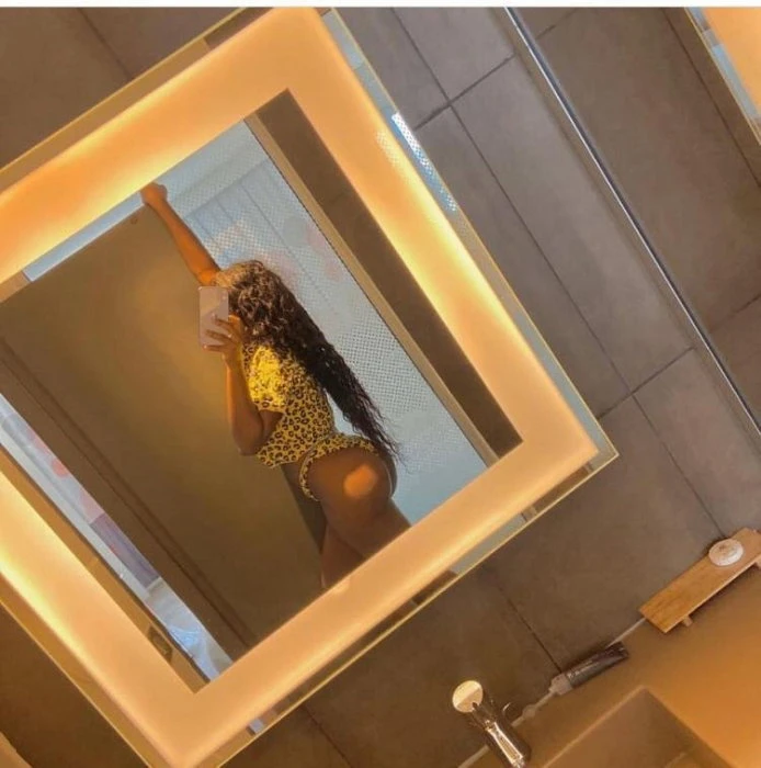 Aude, Escort, Abidjan