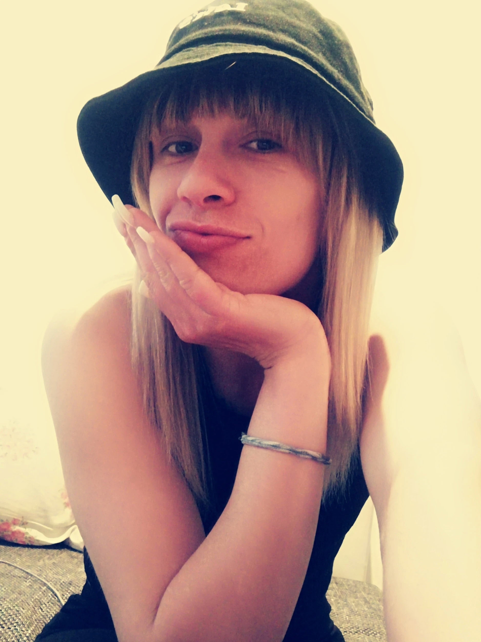 Yoni23, Escort, Aachen