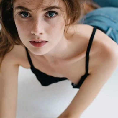 Annecy, Escort, Paris