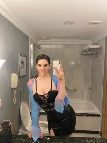 Nisa Serez — 3 / 12