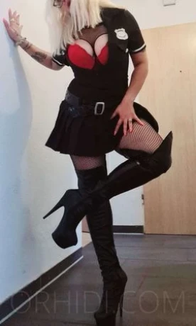 Julia - Top Service! — 1 / 6