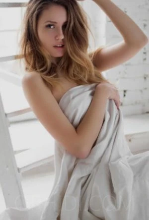 Chantelle — 2 / 5