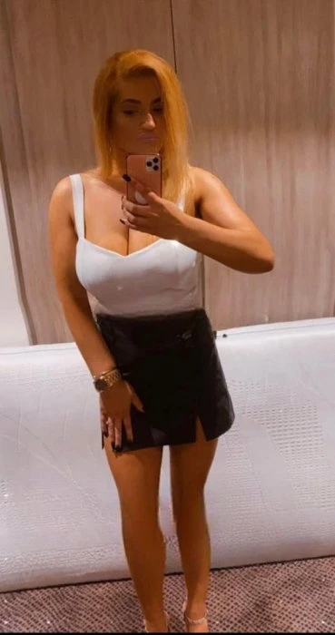 Roxi, Escort, Den Haag