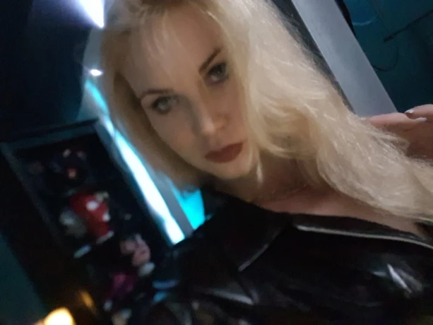 Lady Konstance — 5 / 6