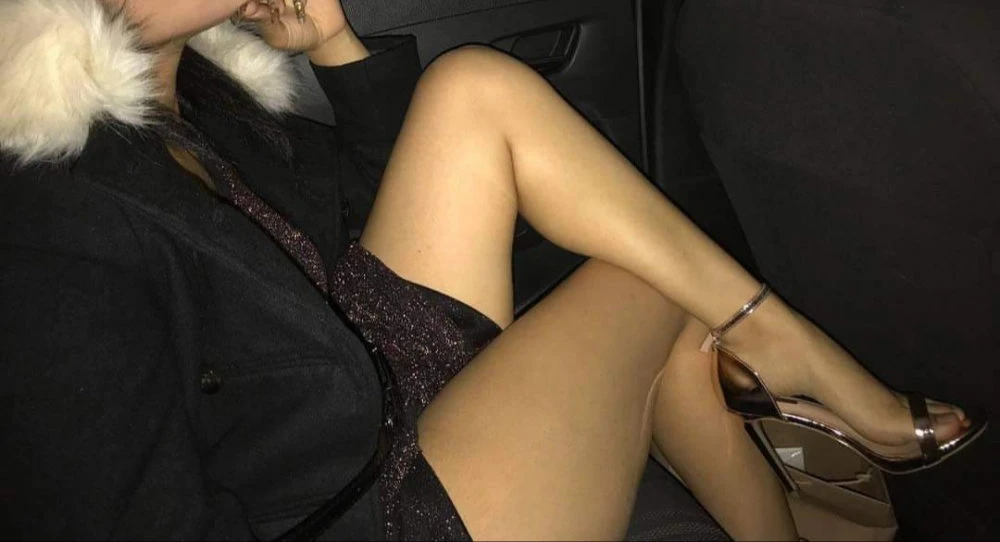 Mia — 3 / 5