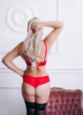 Tina Heisses Busenwunder — 1 / 9