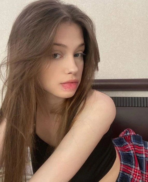 Gwen — 3 / 4
