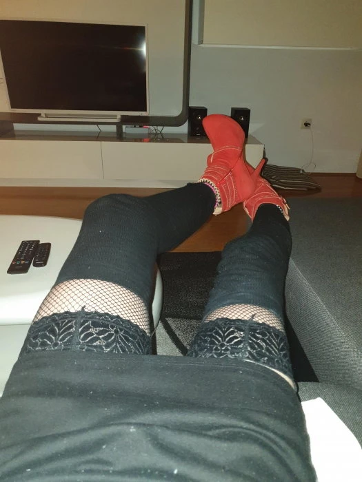 Nina Ladyboy — 8 / 10