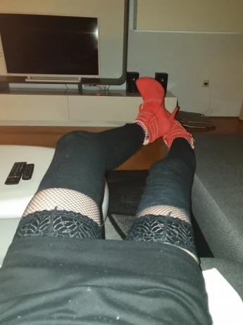 Nina Ladyboy — 8 / 10