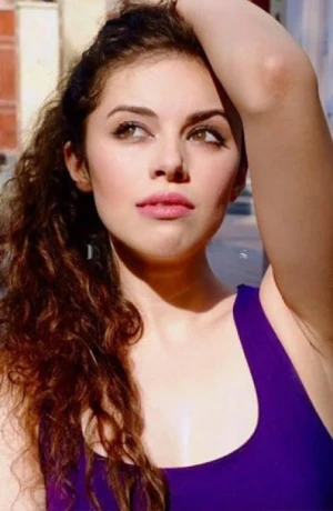 Aayushi Rana — 1 / 3