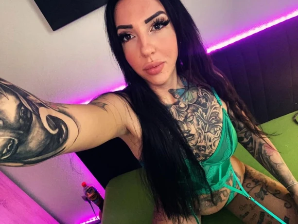 Lia Jolie Deutsch — 9 / 11