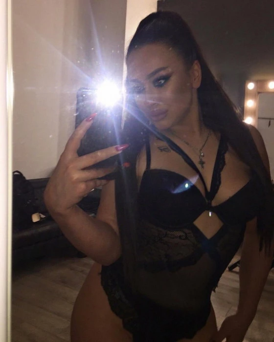 Amelita — 2 / 5