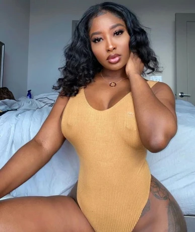 Sexy Lilly — 3 / 4