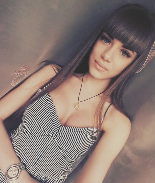 Felicity, Escort, Paris