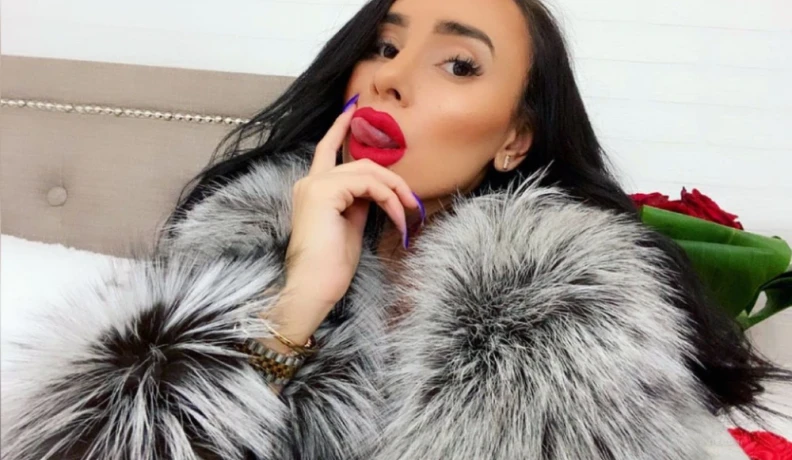 Amber Summers — 1 / 5