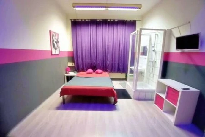 Sex World — 6 / 13