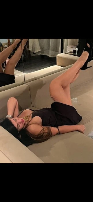 Giuliana — 4 / 6