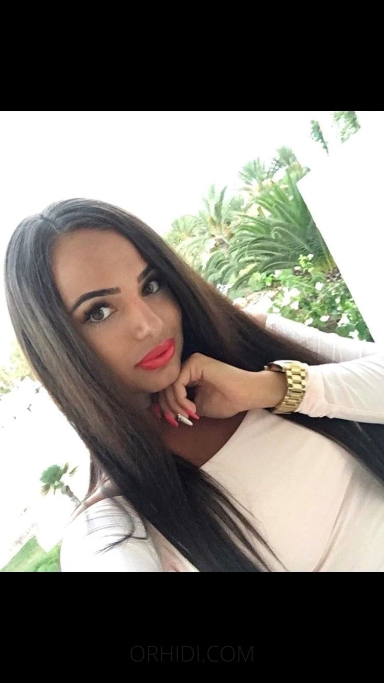 Bia, Escort, Munich