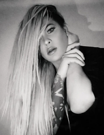 Ts Sophya Xxl — 17 / 21