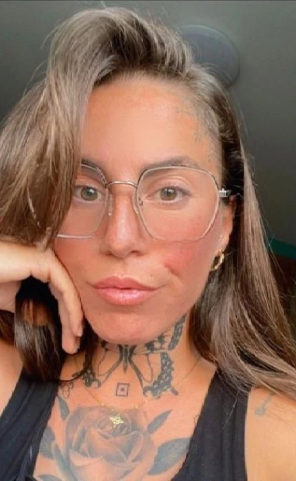 Luna — 4 / 8