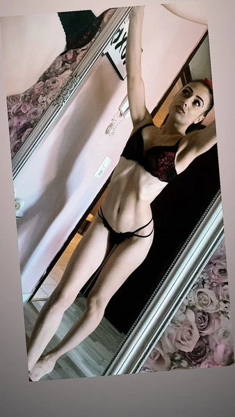 Maya Skinny 18 Zum 1mal Da — 2 / 3