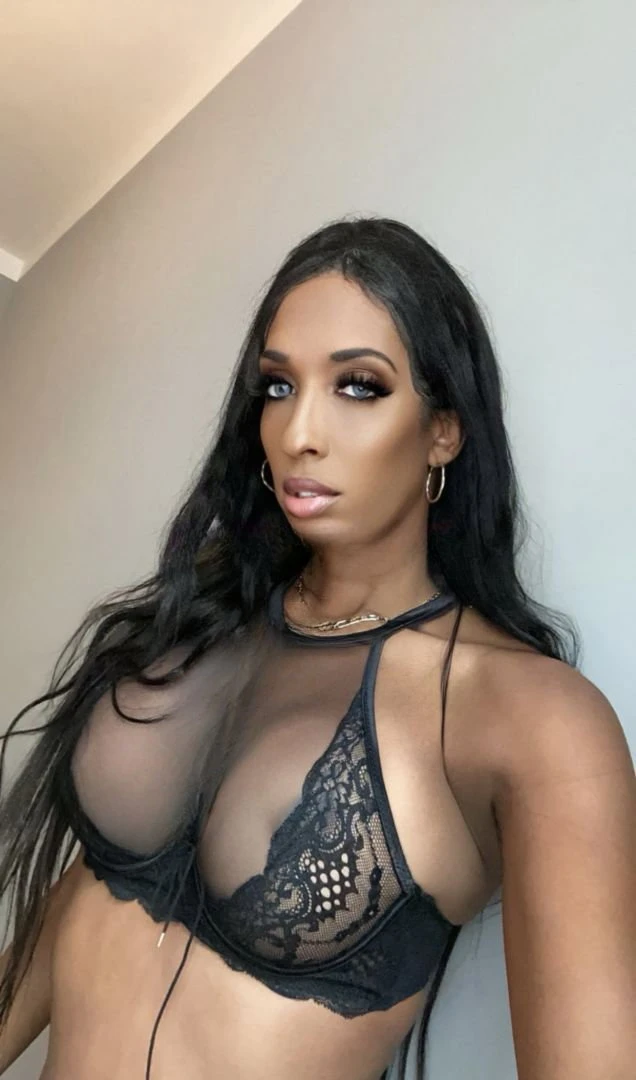 Miranda Nicol — 10 / 12