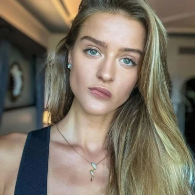 Trineli, Escort, Paris