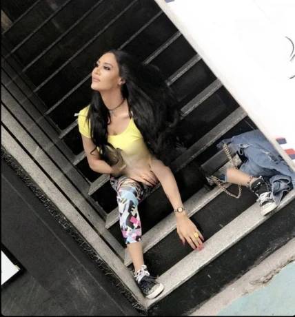 Nancy Shemale — 4 / 7