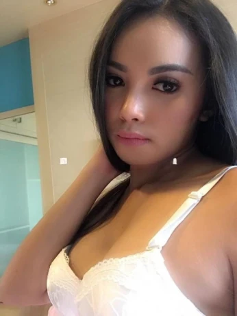 Malay Babe — 5 / 10