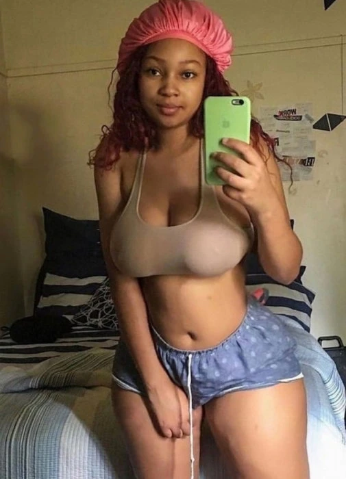 Silvia, Escort, Ahmadi