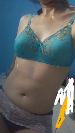 Thalia Date — 2 / 3