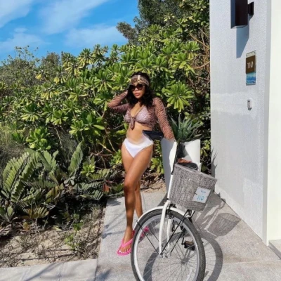 Romany Roee, Escort, Accra