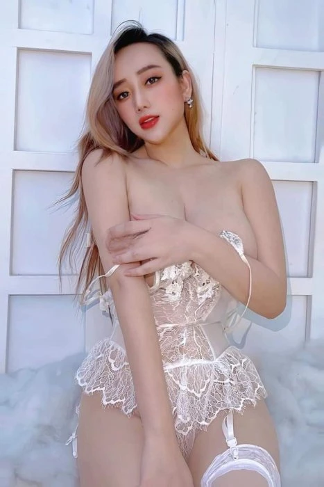 Cindy Cimrim, Escort, Abu Dhabi