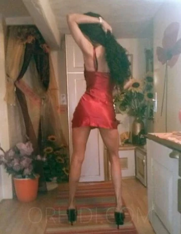 Isabell Santana — 18 / 22