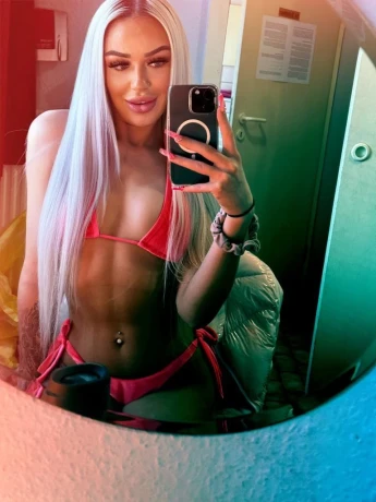 Deutsche Luna Marie — 1 / 14