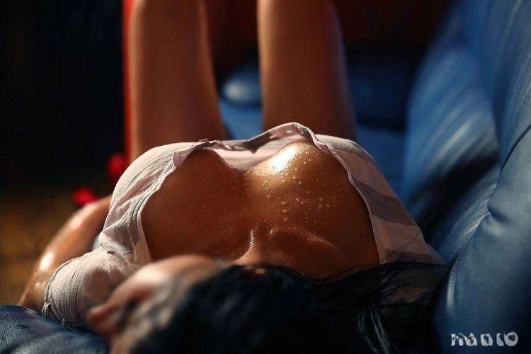 Massage Relaxant Sensuel En Prive — 2 / 3