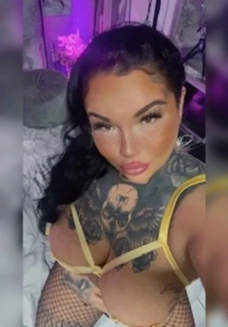 Deutsche, tätowierte, Curvy Lina — 2 / 11