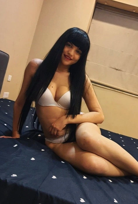 Dayana — 7 / 8