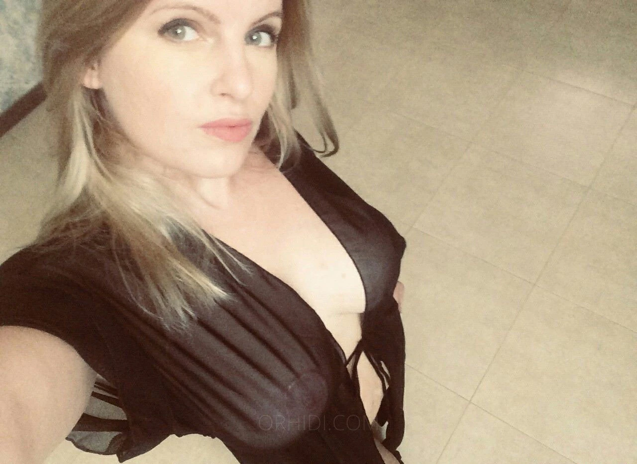 Emma — 3 / 7